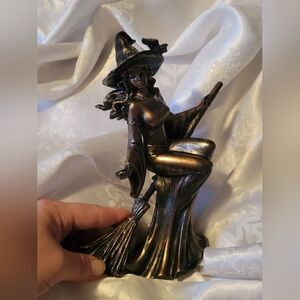 Witch Figurine - Enchanting Home Art Decor
